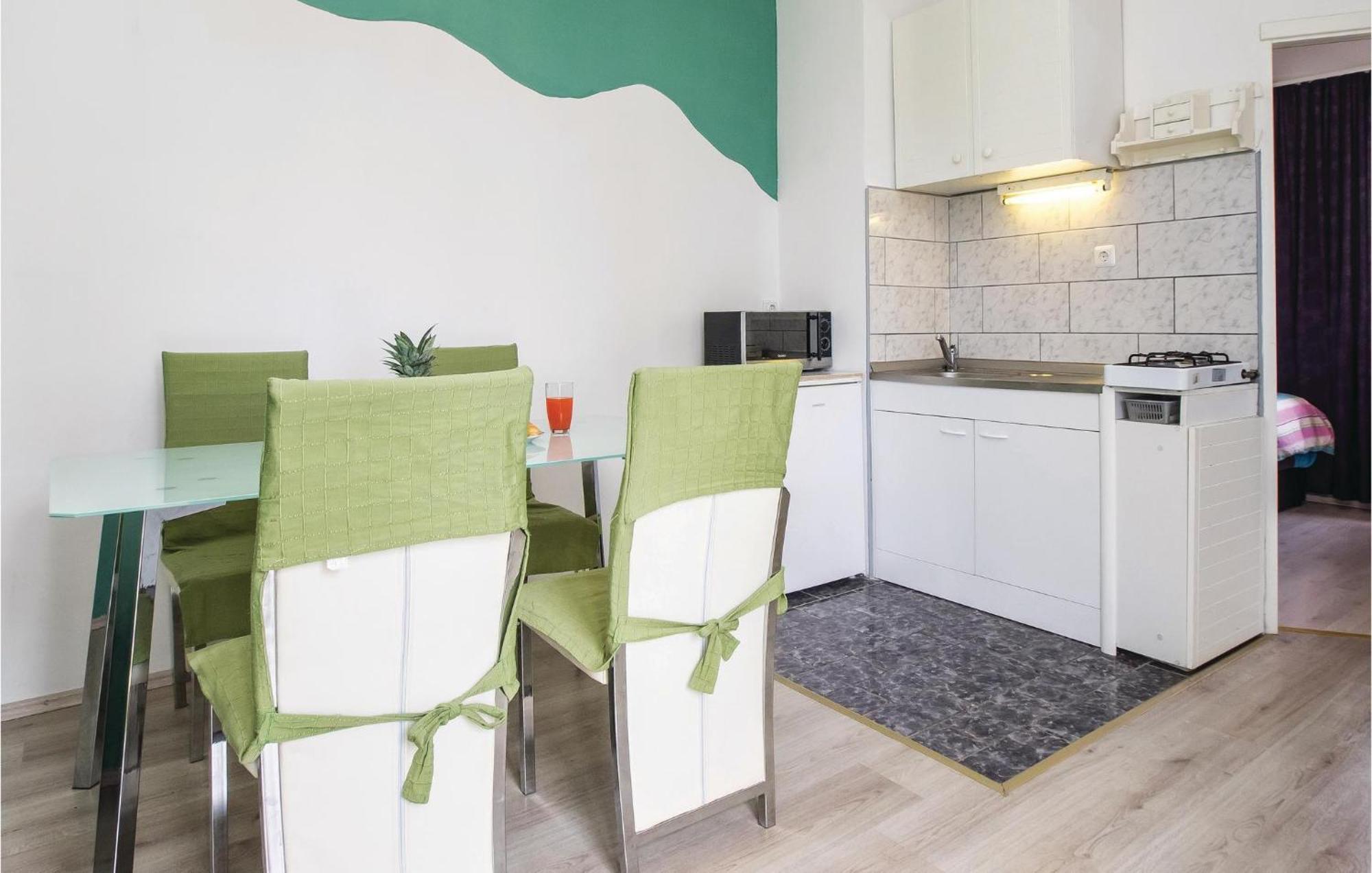 Cozy Apartment In Split With Kitchenette Экстерьер фото